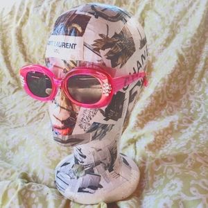 Cute pink rhinestone sunglasses 🕶